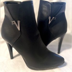 Barely used 4” heel booties